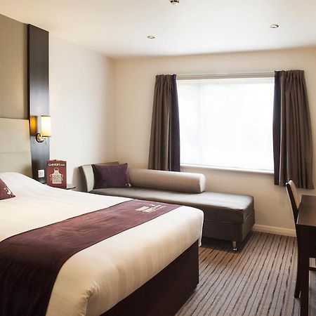 Premier Inn Chester Central - North Екстер'єр фото
