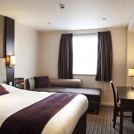 Premier Inn Chester Central - North Екстер'єр фото