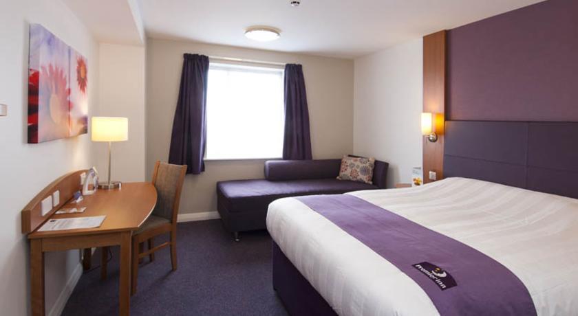 Premier Inn Chester Central - North Номер фото