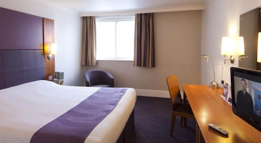 Premier Inn Chester Central - North Екстер'єр фото