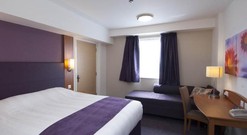 Premier Inn Chester Central - North Екстер'єр фото