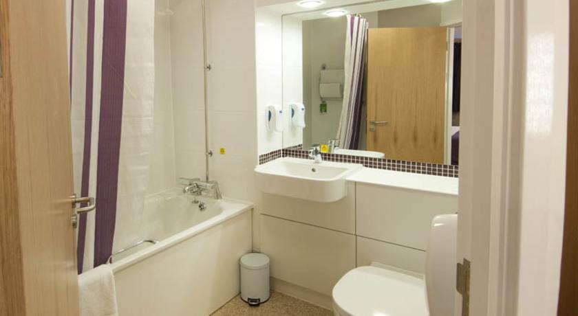 Premier Inn Chester Central - North Номер фото