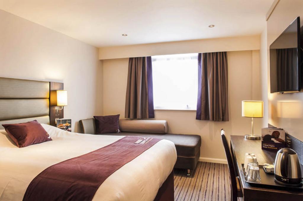 Premier Inn Chester Central - North Екстер'єр фото