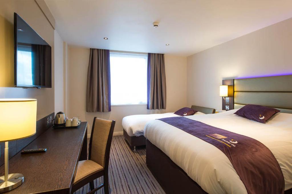 Premier Inn Chester Central - North Екстер'єр фото